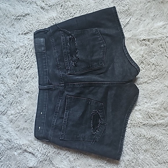 AE Black Denim Mom Short - Picture 8 of 9